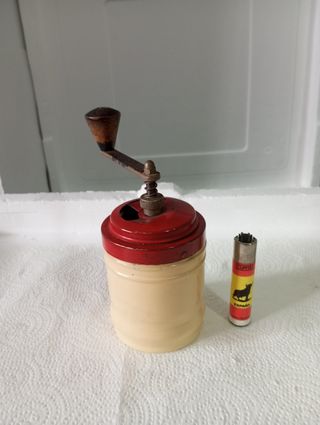 MOLINILLO DE CAFÉ ANTIGUO