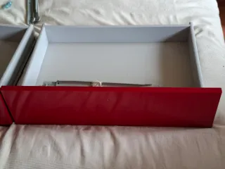 Puertas y cajones besta rojos