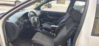 Volkswagen Golf 2003