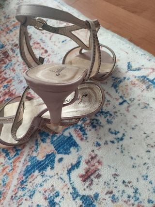 Sandalias tacón especial evento, con un sólo uso.