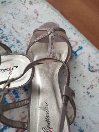 Sandalias tacón especial evento, con un sólo uso.