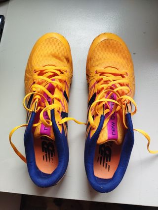 Zapatillas con clavos para correr