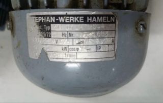 Tres motores eléctricos