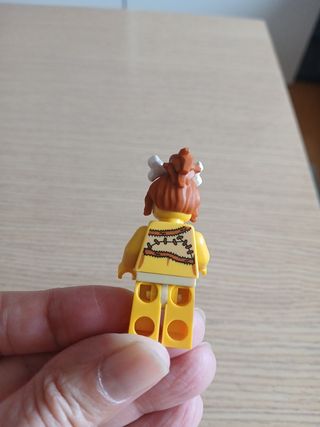 MINIFIGURA MUJER CAVERNA LEGO