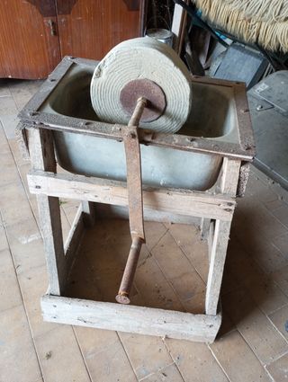 Antica mola ad acqua
