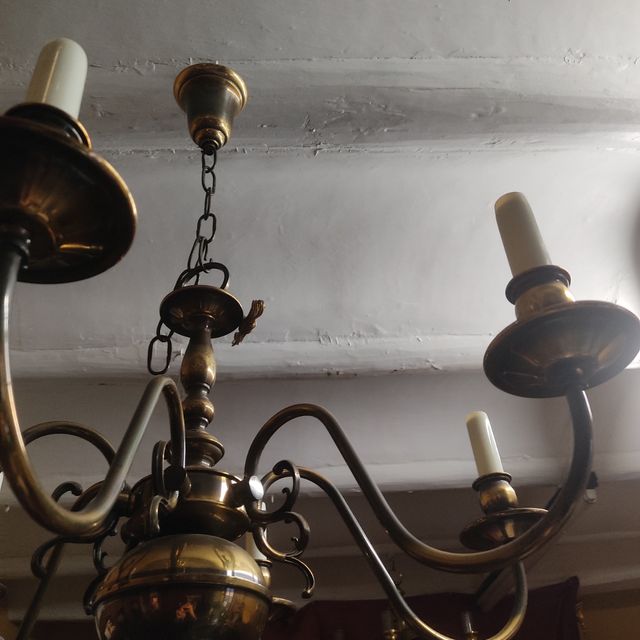 Lámpara de 3 brazos dorada