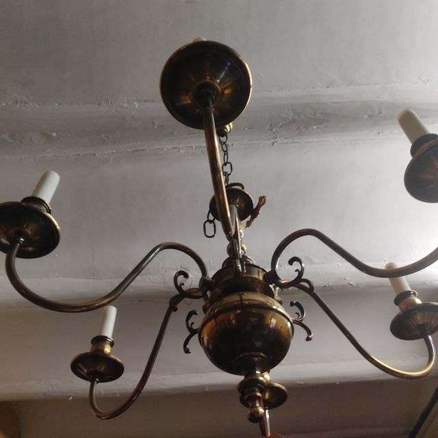 Lámpara de 3 brazos dorada