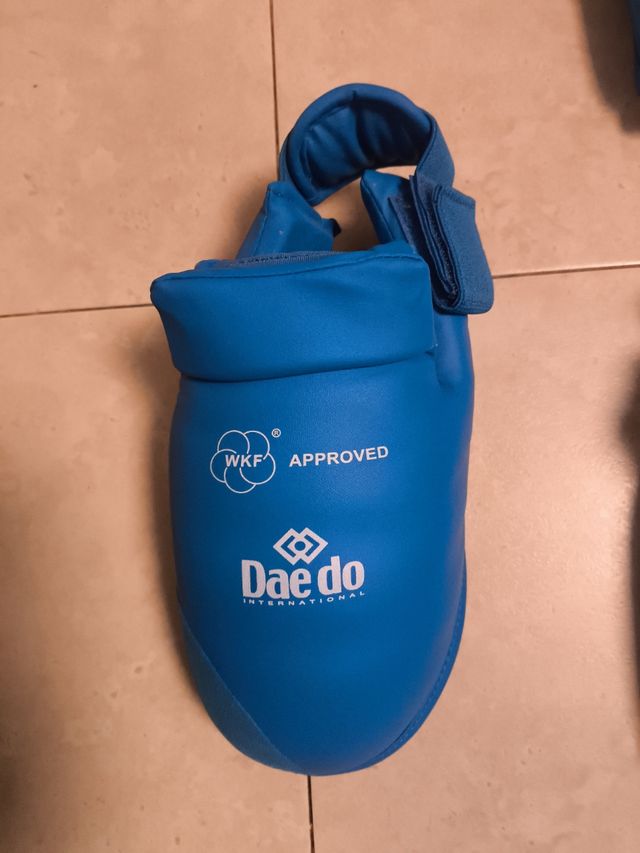 Espinilleras Dae do WKF