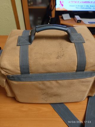 Videocámara Hitachi VHS HQ con bolsa de transporte