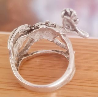 Anillo con figura ave fantástica