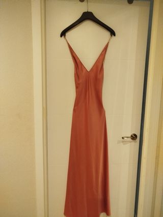 Fiesta vestido raso, muy bonito