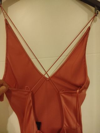 Fiesta vestido raso, muy bonito