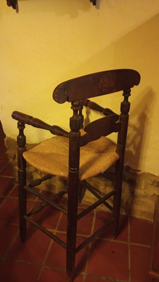 SILLA ALTA DE ENEA INFANTIL ANTIGUA