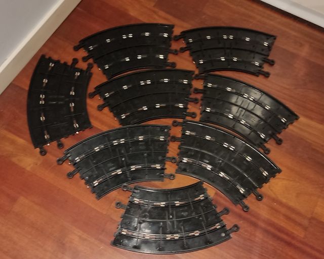 10 Pistas Scalextric: 2 Rectas y 8 Curvas.