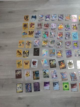 Se intercambia cartas Pokémon