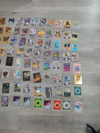 Se intercambia cartas Pokémon