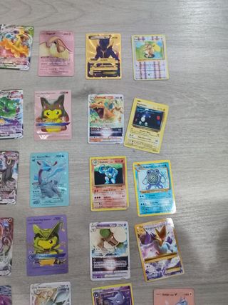 Se intercambia cartas Pokémon