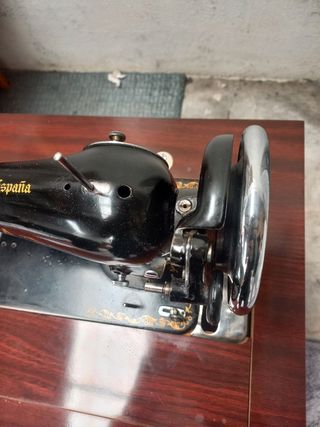 Mueble Máquina de coser Alfa perfecto estado