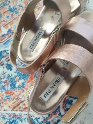 Sandalias doradas 
