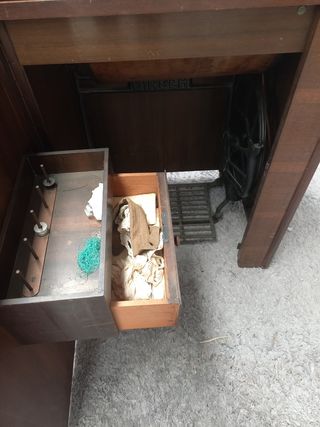 Máquina de coser singer con mueble