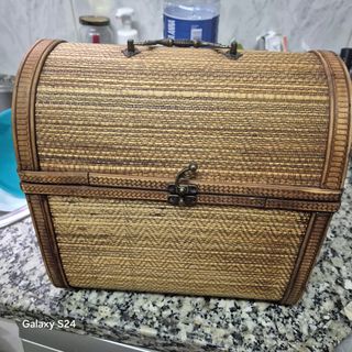 Baúl estilo cofre