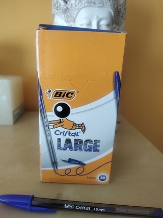 Caja de 50 bolígrafos BIC cristal AZUL. Nuevos.