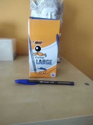 Caja de 50 bolígrafos BIC cristal AZUL. Nuevos.