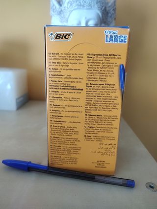 Caja de 50 bolígrafos BIC cristal AZUL. Nuevos.