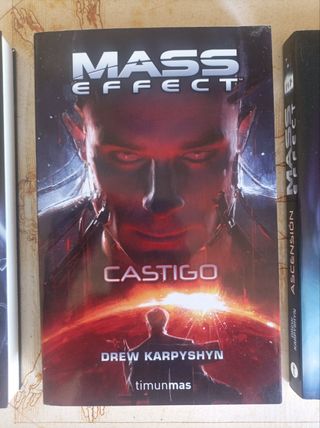 Libros Mass Effect Castigo, primera edición.