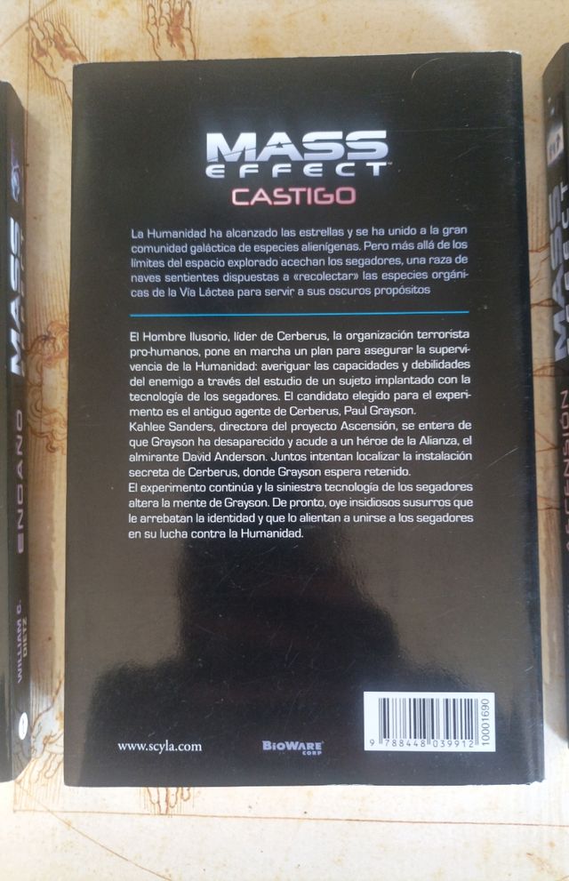 Libros Mass Effect Castigo, primera edición.