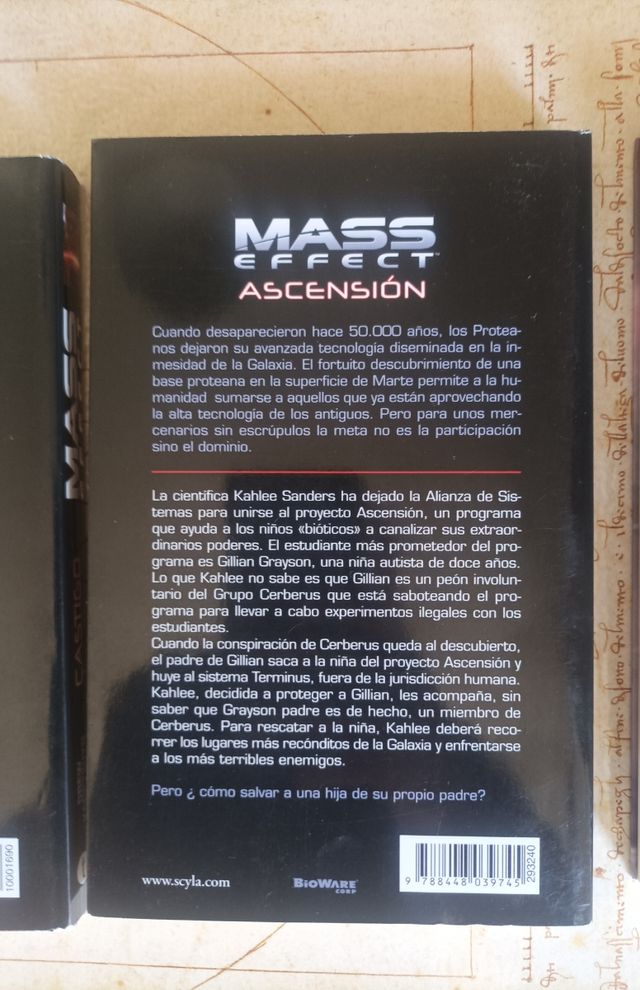 Libros Mass Effect Castigo, primera edición.