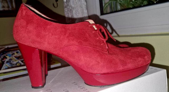 Zapatos rojos tacón de piel talla 38