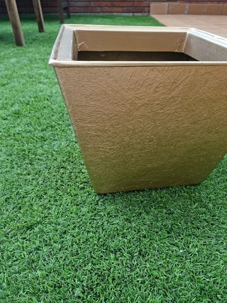 Maceta resina oro 30×30 cms