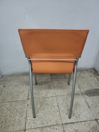 4 sillas polipiel y hierro