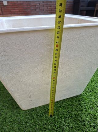 Maceta resina blanca 40×40 cms