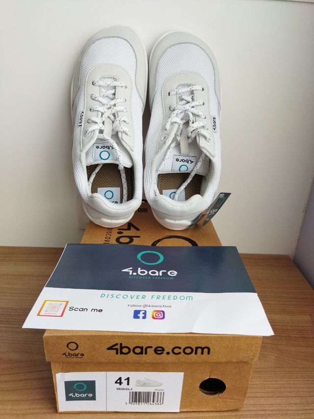 4bare barefoot