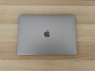 MacBook Pro 13-inch 16 gb RAM (Mid 2020)