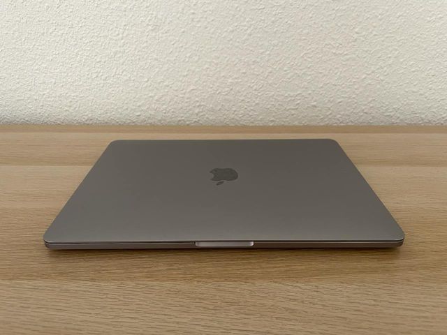 MacBook Pro 13-inch 16 gb RAM (Mid 2020)