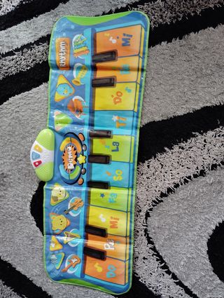 Piano para tocar con los pies