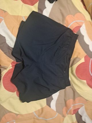 Pantalon corto running hombre con bolsillo.