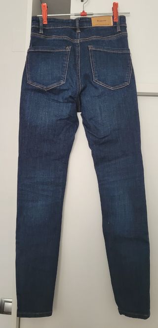 Pantalón Stradivarius T.34