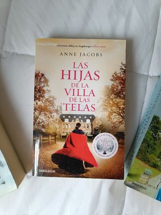 La villa de las telas / The Cloth Villa (Spanish Edition)