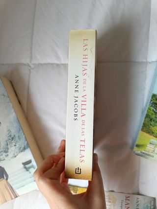 La villa de las telas / The Cloth Villa (Spanish Edition)