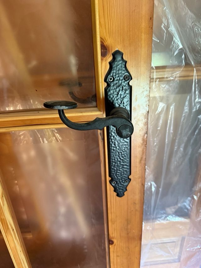 Varias puertas pino macizas rusticas