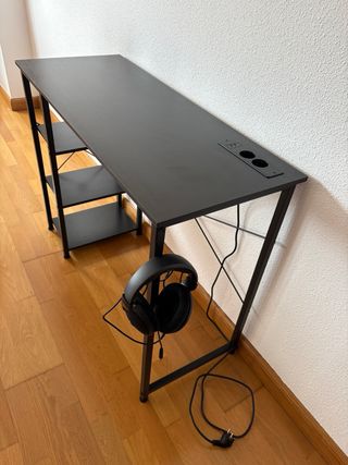 Escritorio de trabajo para cuarto de estudio.