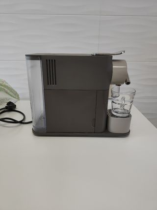 Cafetera Delongi Latissima One