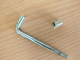 Perchero redondo con ruedas  Sólo venta en persona