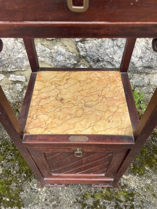 Mesita noche antigua