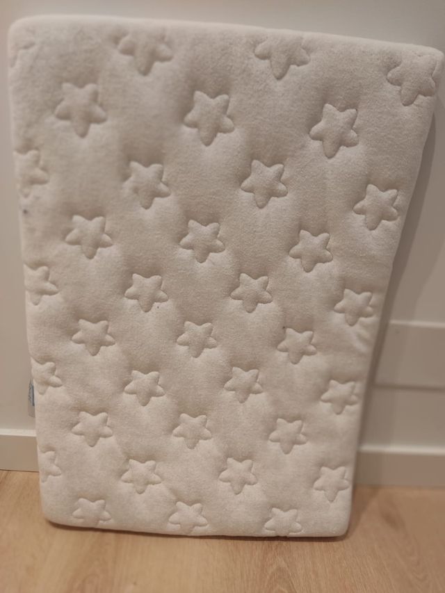 Minicuna plegable con ruedas