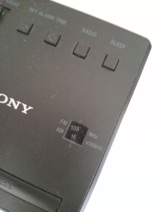 Radio despertador SONY ICF-C1